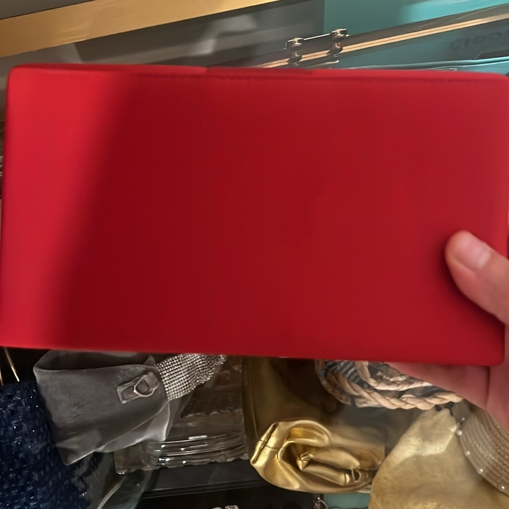 Red clutch - Picture 4 of 6